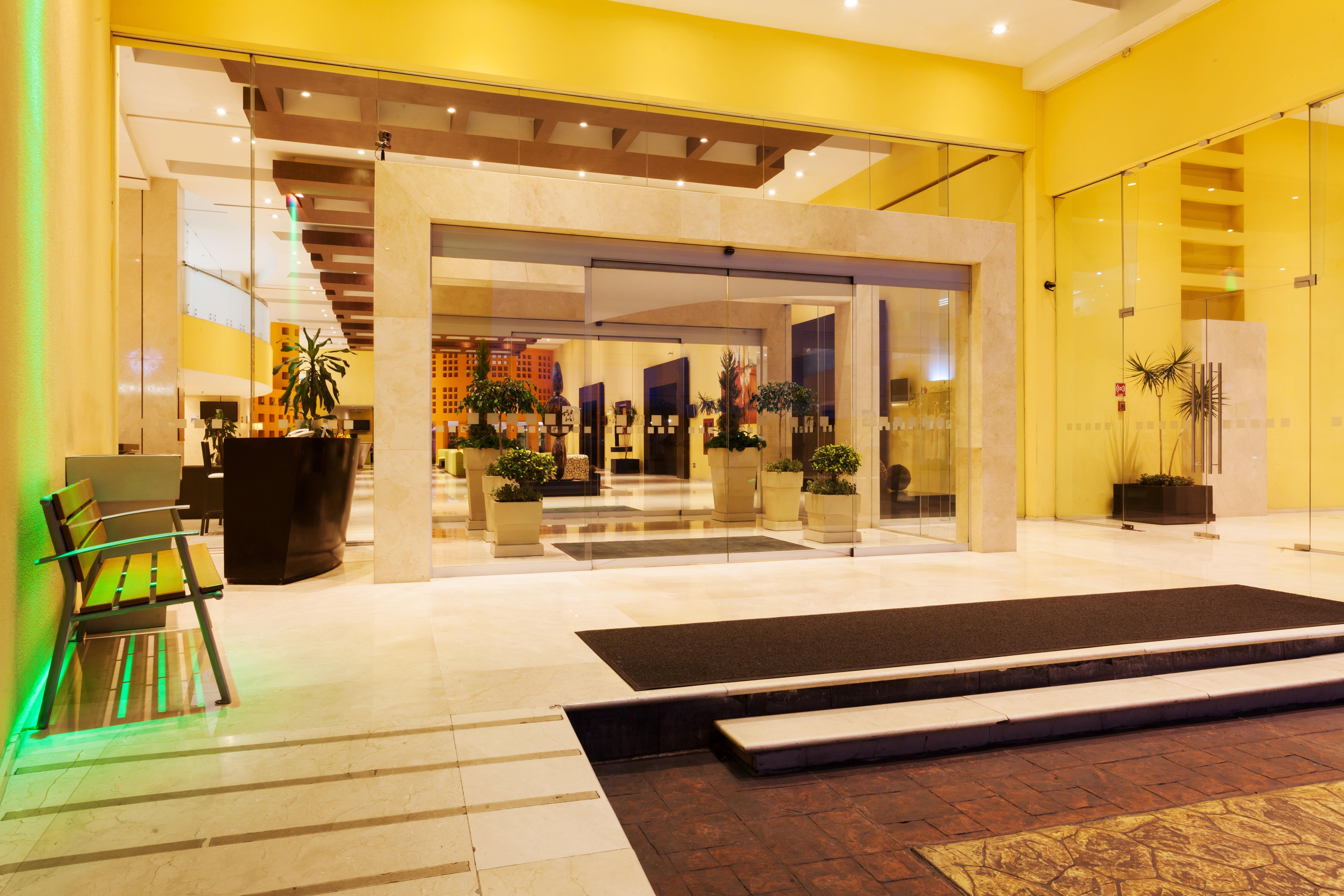 Holiday Inn Puebla Finsa By Ihg Екстериор снимка
