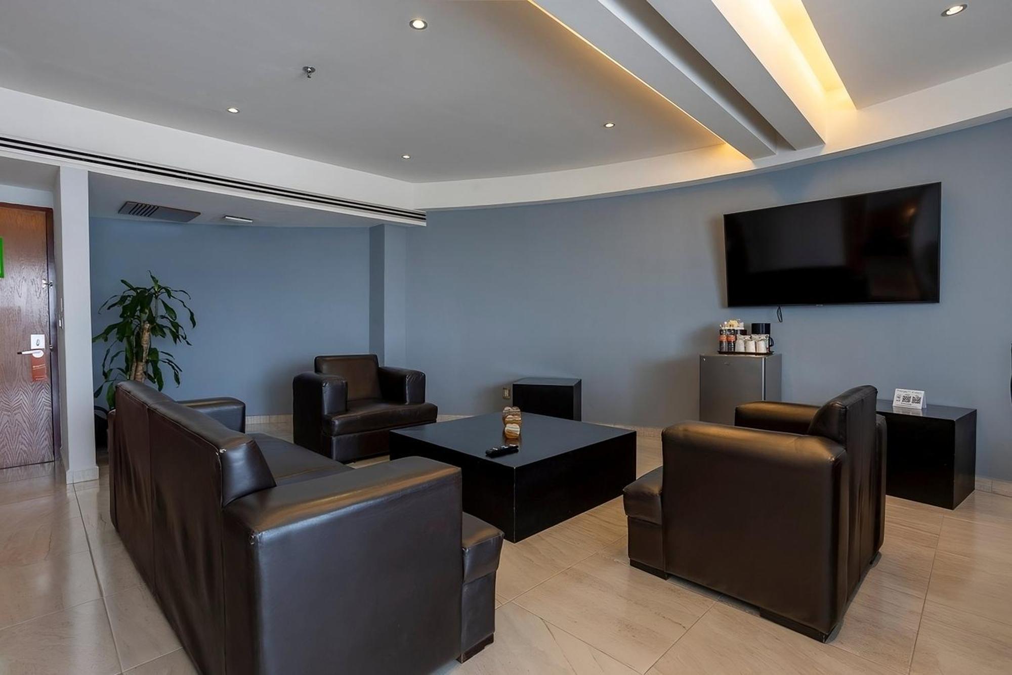 Holiday Inn Puebla Finsa By Ihg Екстериор снимка