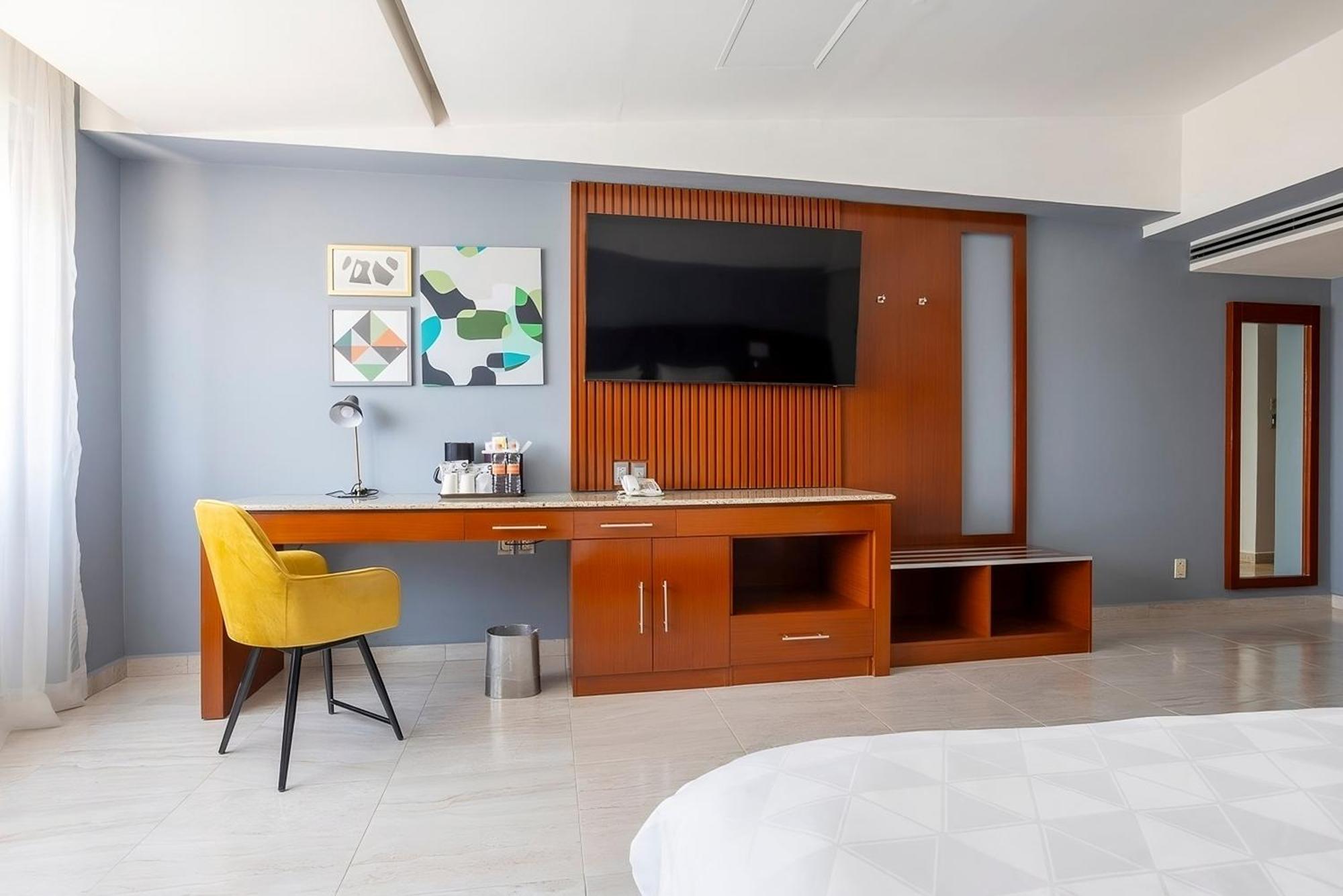 Holiday Inn Puebla Finsa By Ihg Екстериор снимка