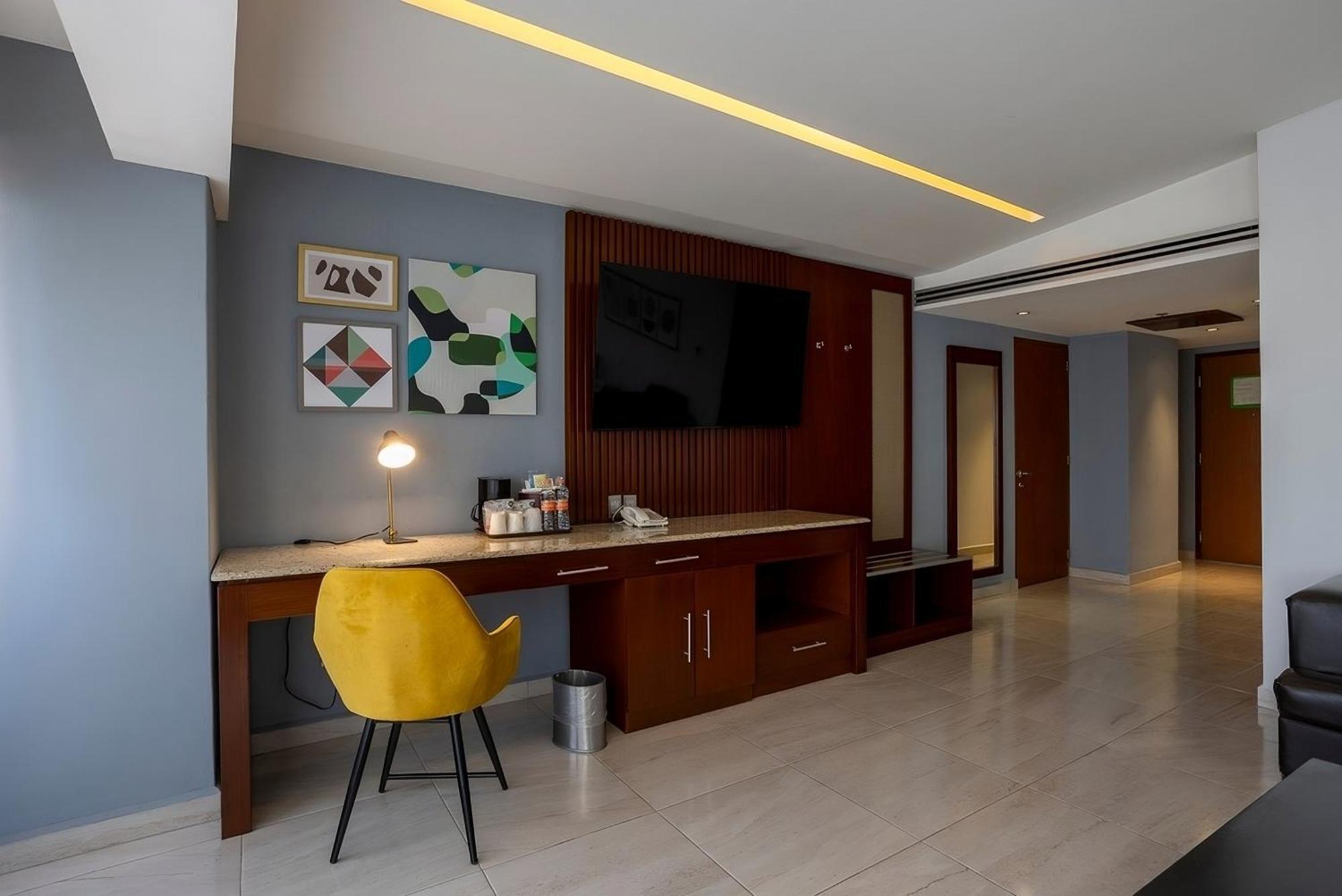 Holiday Inn Puebla Finsa By Ihg Екстериор снимка