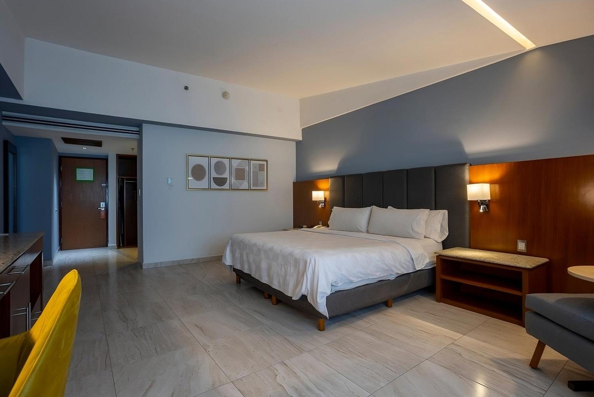 Holiday Inn Puebla Finsa By Ihg Екстериор снимка